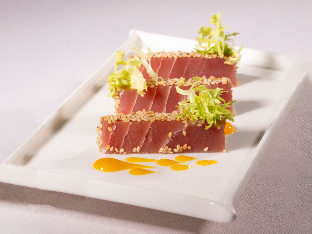 Receta de Bonito a la llama y jugo de verduras con calamar