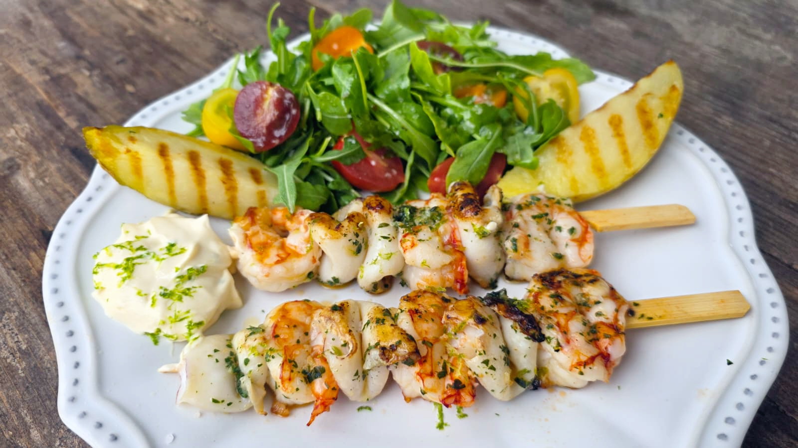 Brocheta de calamar y langostino